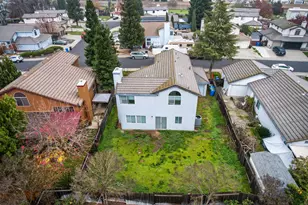 8916 Mandalay Way, Elk Grove, CA 95624 - Photo 4