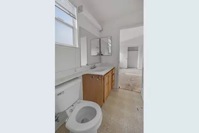 8916 Mandalay Way, Elk Grove, CA 95624 - Photo 32