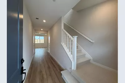 10363 Mornington Way, Elk Grove, CA 95757 - Photo 2