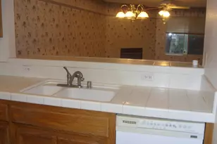 4900 Dover Ln, Sacramento, CA 95842 - Photo 8