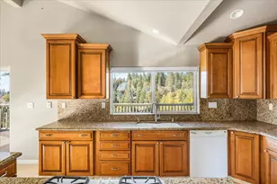 954 Sandalwood Dr, Murphys, CA 95247 - Photo 16