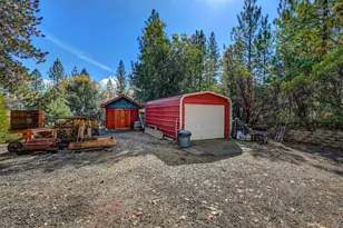 734 Utica Dr, Hathaway Pines, CA 95233 - Photo 6