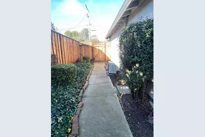 1590 Laverne Way, Concord, CA 94521 - Photo 16