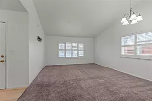 8272 Summer Falls Cir, Sacramento, CA 95828 - Photo 6