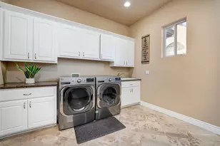 100 Englehart Dr, Folsom, CA 95630 - Photo 22