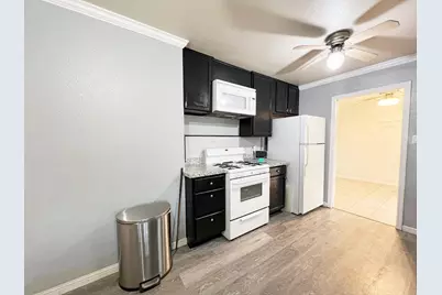 1915 W Harding Way, Stockton, CA 95203 - Photo 14