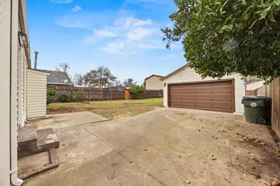 1637 Eldridge Avenue, Sacramento, CA 95815 - Photo 20