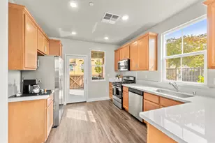 3849 Miners Ravine Dr, Roseville, CA 95661 - Photo 12