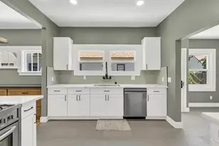 1045 35th St, Sacramento, CA 95816 - Photo 22