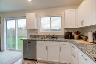 7761 Forestdale Wy, Elk Grove, CA 95758 - Photo 12