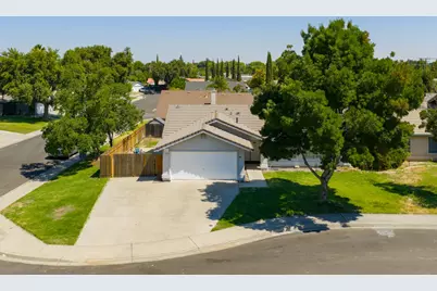 1637 Fantasy Court, Modesto, CA 95351 - Photo 2