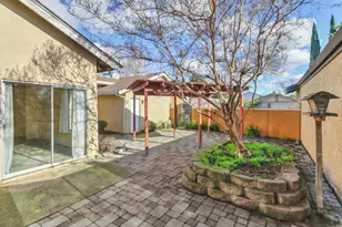 179 Cedar Rock Cir, Sacramento, CA 95823 - Photo 4