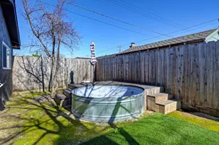 6915 18th Ave, Sacramento, CA 95820 - Photo 34