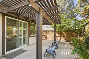 7925 Peak Forest Way, Elk Grove, CA 95757 - Photo 32
