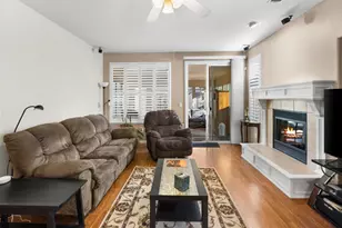 24 Grantley Pl, Sacramento, CA 95835 - Photo 2