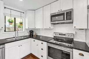 8792 Los Banos Way, Elk Grove, CA 95624 - Photo 10