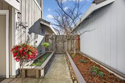 1008 Meadowbridge Drive, Folsom, CA 95630 - Photo 40