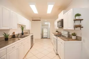 9695 Kent St, Elk Grove, CA 95624 - Photo 16