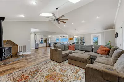 16380 Thornberry Way, Grass Valley, CA 95949 - Photo 2