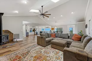 16380 Thornberry Way, Grass Valley, CA 95949 - Photo 2