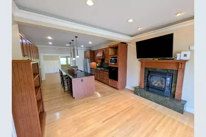 2751 Portola Way, Sacramento, CA 95818 - Photo 8