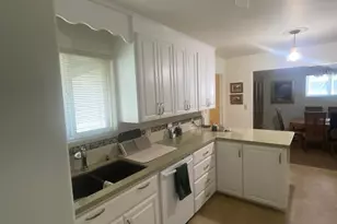 130 W Loretta Ave, Stockton, CA 95207 - Photo 2