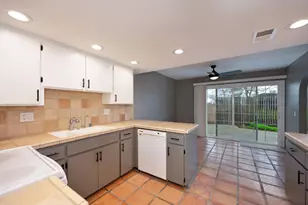 203 W El Dorado Dr, Woodland, CA 95695 - Photo 4