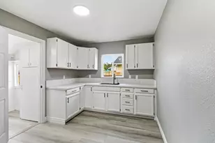 1099 Grand Ave, Olivehurst, CA 95961 - Photo 10