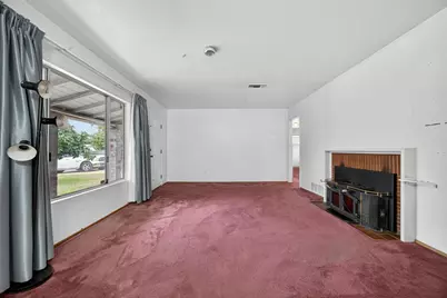 4956 J Pkwy, Sacramento, CA 95823 - Photo 8