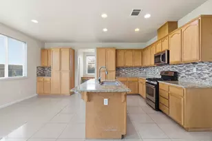 1377 Cougar Creek Dr, Patterson, CA 95363 - Photo 10