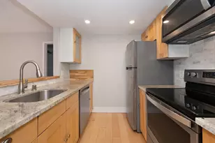 915 Fulton Ave, Sacramento, CA 95825 - Photo 4