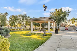 9740 Sage Thrasher Cir, Elk Grove, CA 95757 - Photo 54