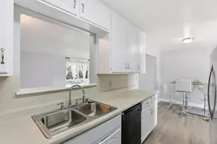 2681 Meadowvale Ave, Sacramento, CA 95822 - Photo 16