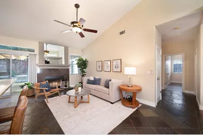 9582 Castledale Court, Elk Grove, CA 95758 - Photo 4