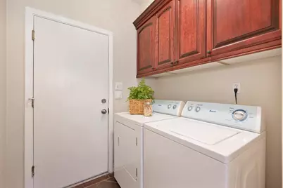 9582 Castledale Court, Elk Grove, CA 95758 - Photo 14