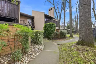 2229 Woodside Ln, Sacramento, CA 95825 - Photo 4