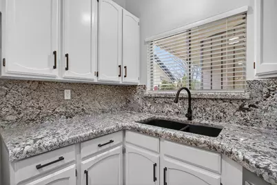 7813 Shimmer River Lane, Citrus Heights, CA 95610 - Photo 16