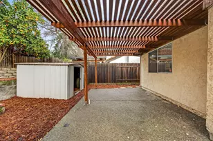 7813 Shimmer River Ln, Citrus Heights, CA 95610 - Photo 38