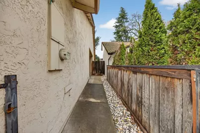 7813 Shimmer River Lane, Citrus Heights, CA 95610 - Photo 6