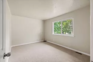 4706 Greenholme Dr, Sacramento, CA 95842 - Photo 30