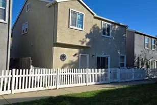 240 Maidenbrook Ln, Sacramento, CA 95823 - Photo 16