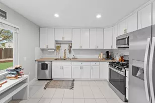 5879 Lorraine Ct, Sacramento, CA 95817 - Photo 8