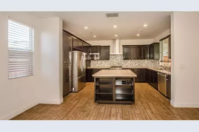 8434 Stellata Lane, Elk Grove, CA 95758 - Photo 10