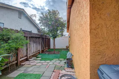 49 W Swallow, Merced, CA 95341 - Photo 28