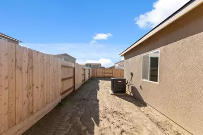 889 S Philip Avenue, Fowler, CA 93625 - Photo 30