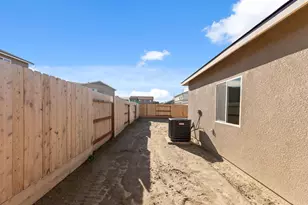 889 S Philip Ave, Fowler, CA 93625 - Photo 30