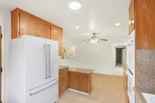 618 Elmwood Dr, Davis, CA 95616 - Photo 18