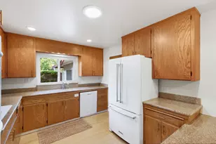 618 Elmwood Dr, Davis, CA 95616 - Photo 14