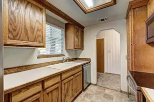 8467 Hidden Valley Cir, Fair Oaks, CA 95628 - Photo 14