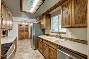 8467 Hidden Valley Cir, Fair Oaks, CA 95628 - Photo 12